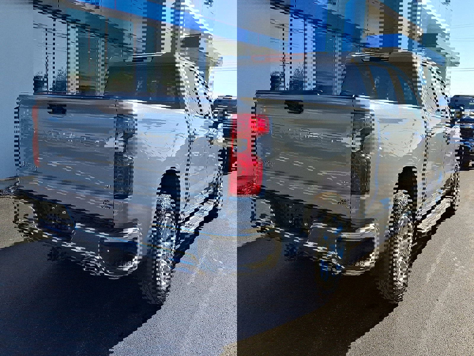 Used 2024 Chevrolet Silverado 1500 LT image 6