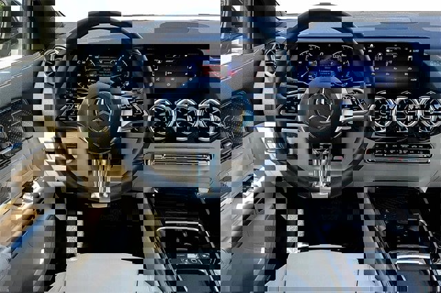 Certified 2025 Mercedes-Benz GLA 250 4MATIC image 12