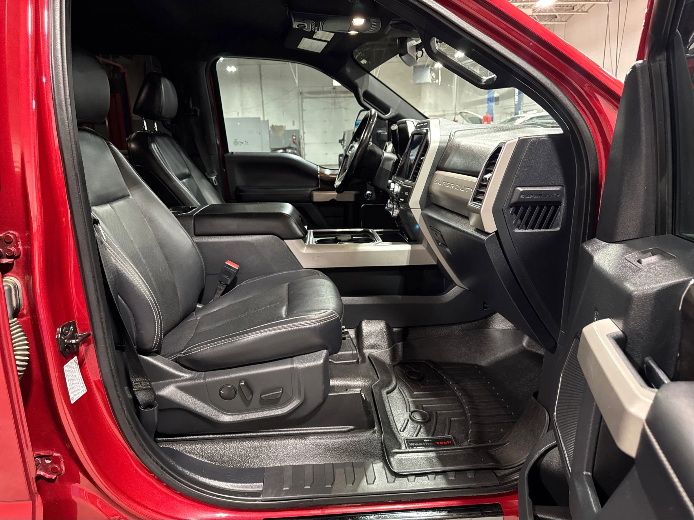 Used 2022 Ford F350 Lariat w/ Black Appearance Package image 14