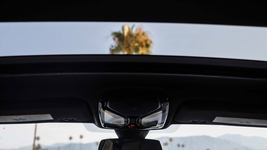 Used 2021 BMW X5 xDrive40i w/ Premium Package image 17