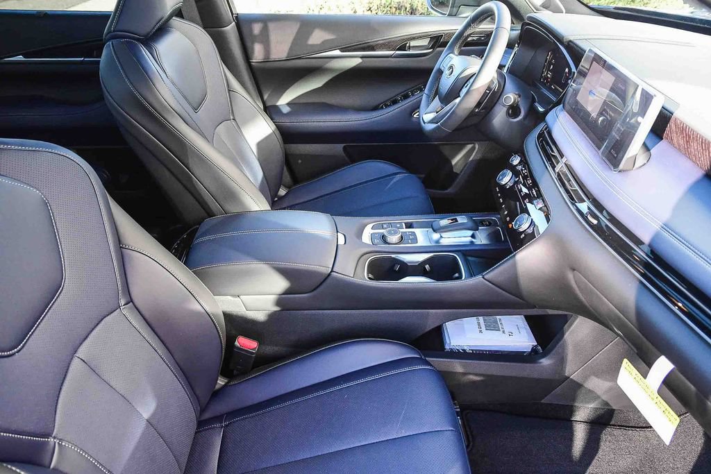 Certified 2026 INFINITI QX60 Sport w/ Dark Cargo Package AWD/4WD image 15