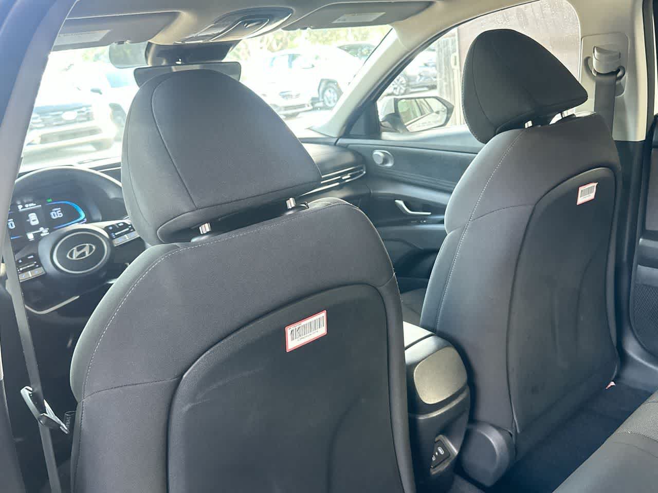 Used 2026 Hyundai Elantra SE FWD image 23