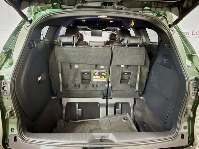 Used 2025 Toyota Sienna Platinum AWD/4WD image 28
