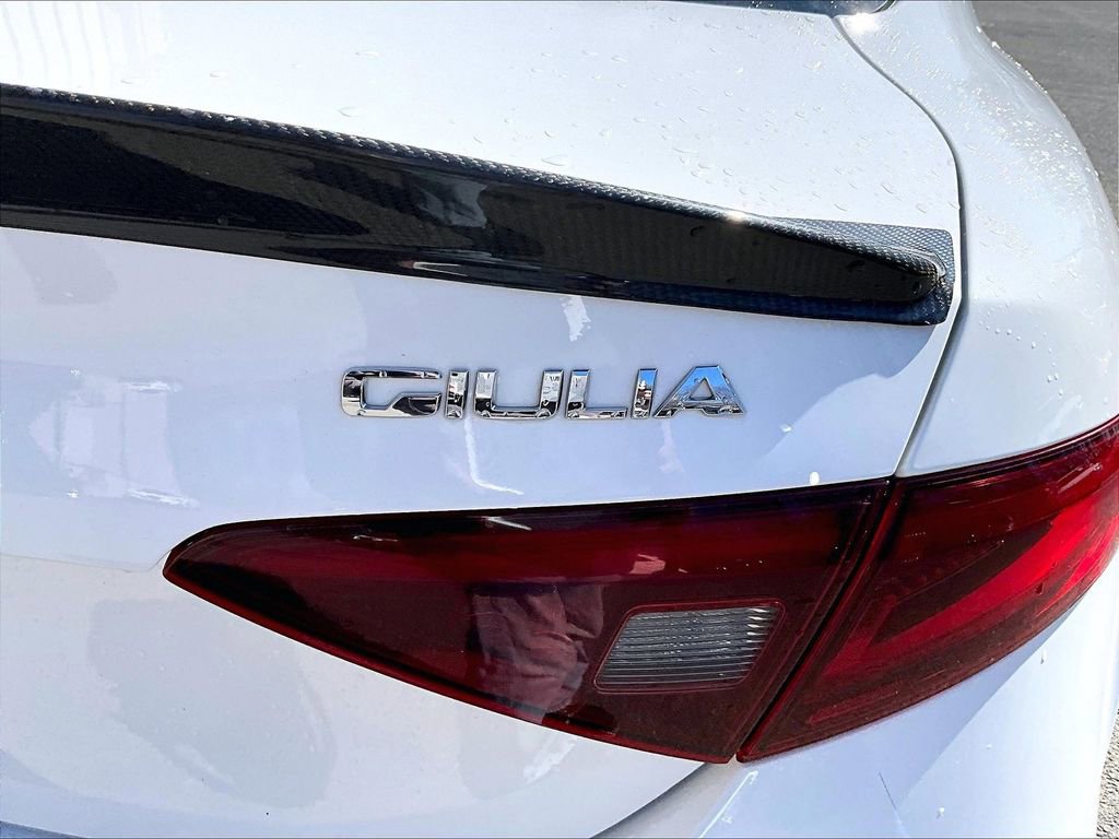 Used 2019 Alfa Romeo Giulia Ti image 8