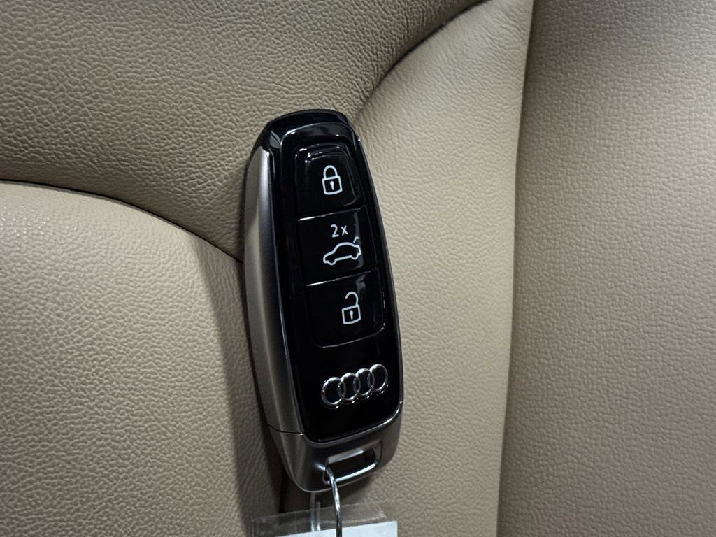 Used 2023 Audi Q7 2.0T Premium w/ Convenience Package image 28