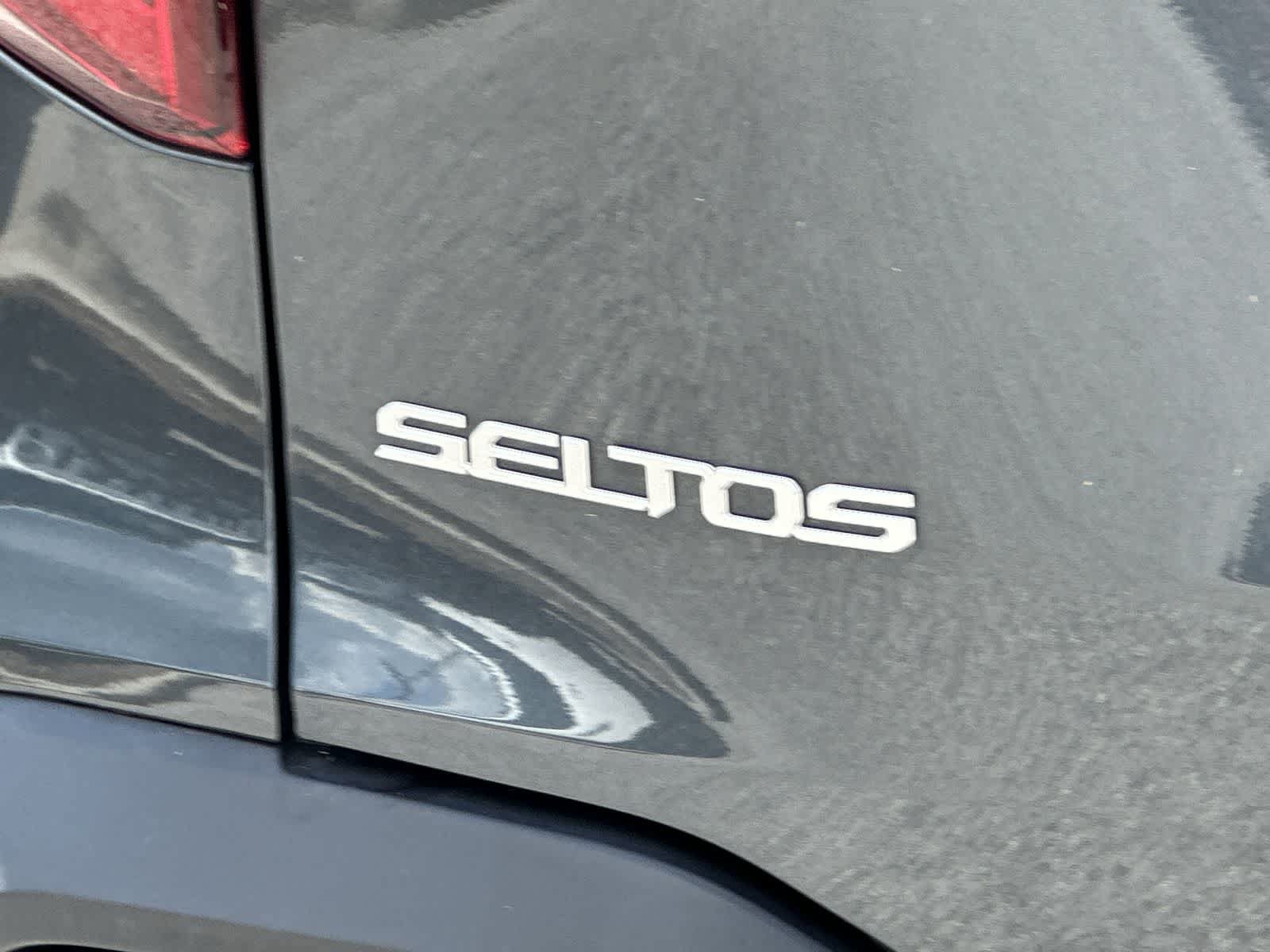 Used 2024 Kia Seltos EX FWD image 15