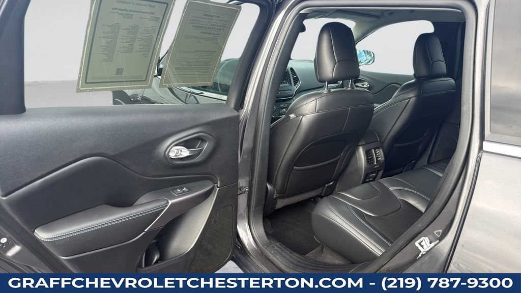 Used 2019 Jeep Cherokee Latitude Plus AWD/4WD image 39