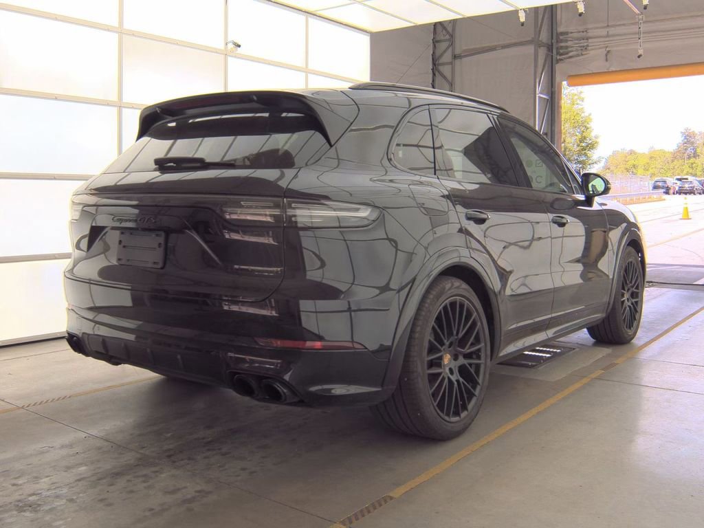 Used 2021 Porsche Cayenne GTS AWD/4WD image 2