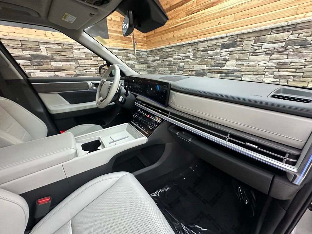 Used 2024 Hyundai Santa Fe Limited image 13