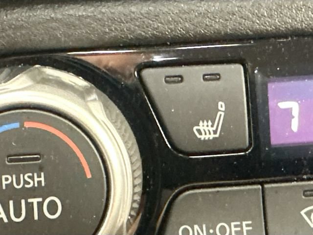 Used 2024 Nissan Versa SR w/ Electronics Package FWD image 17