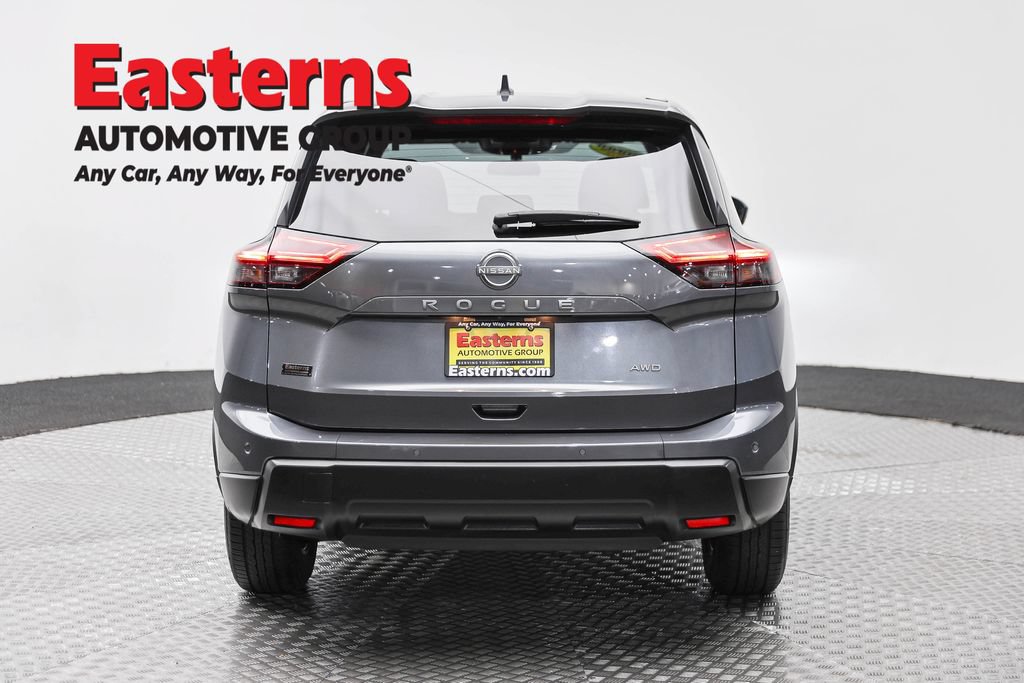 Used 2024 Nissan Rogue S AWD/4WD image 6