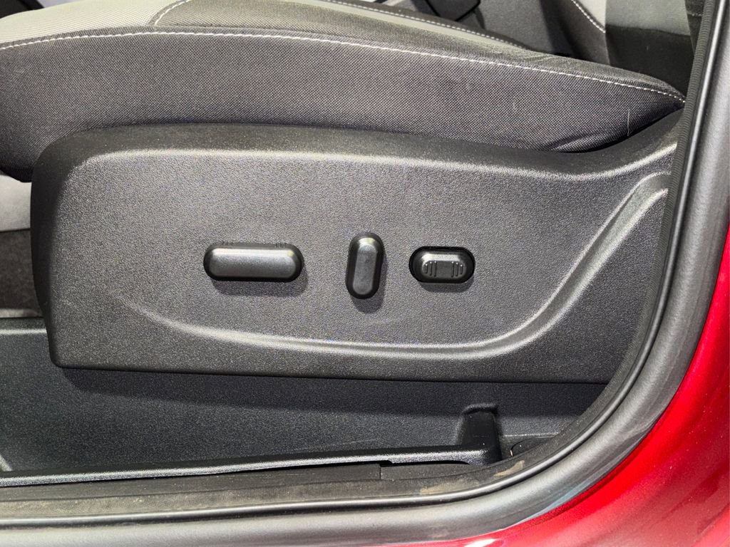 Used 2015 Ford Escape SE image 28