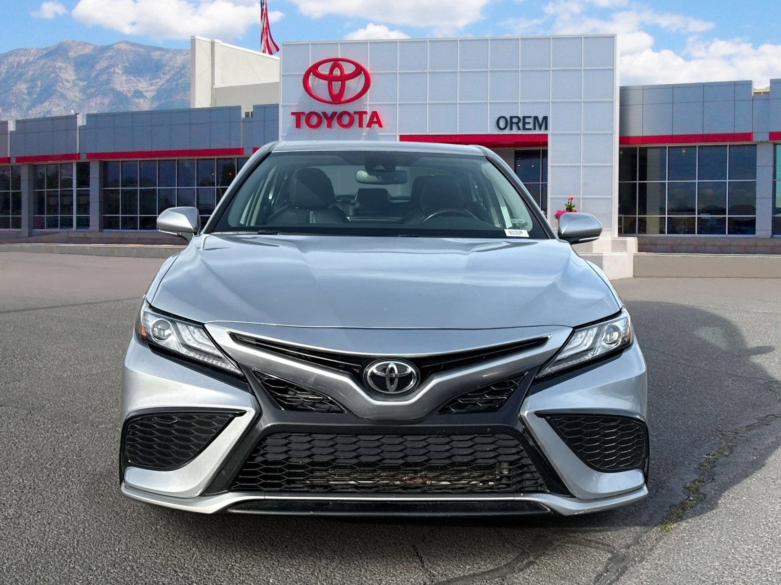 Used 2024 Toyota Camry XSE FWD image 2