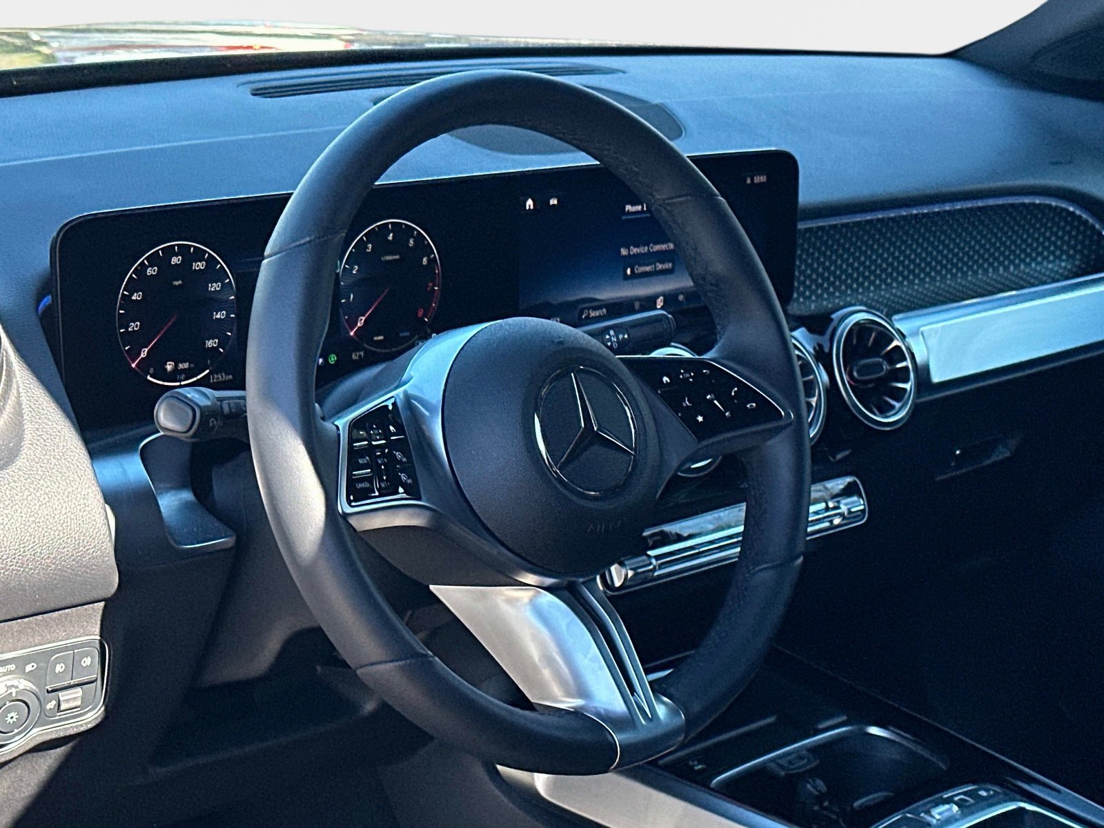 Certified 2025 Mercedes-Benz GLB 250 image 29