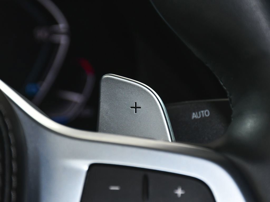 Used 2022 BMW X6 xDrive40i w/ Executive Package image 44