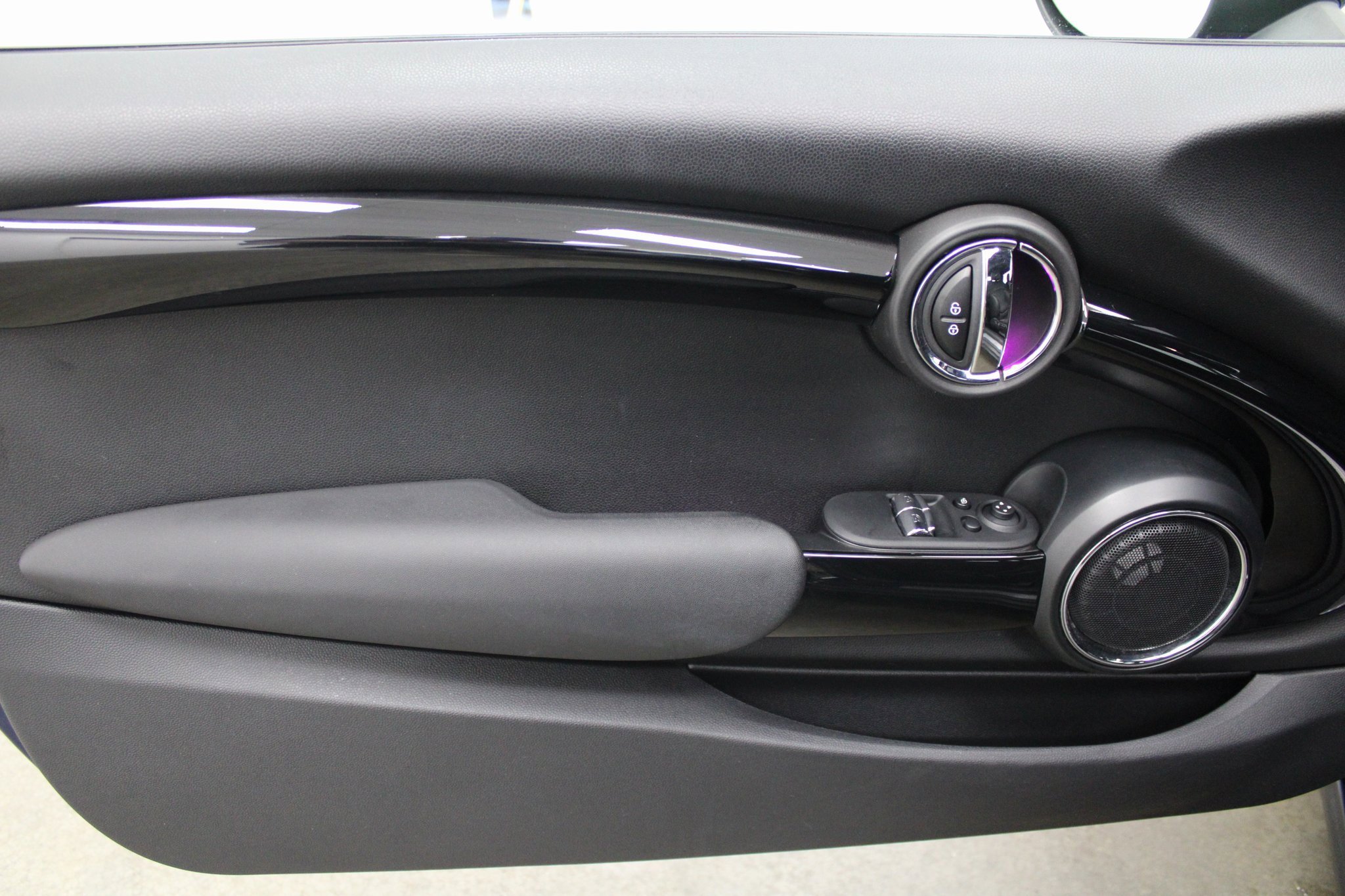 Used 2019 MINI Cooper S image 11