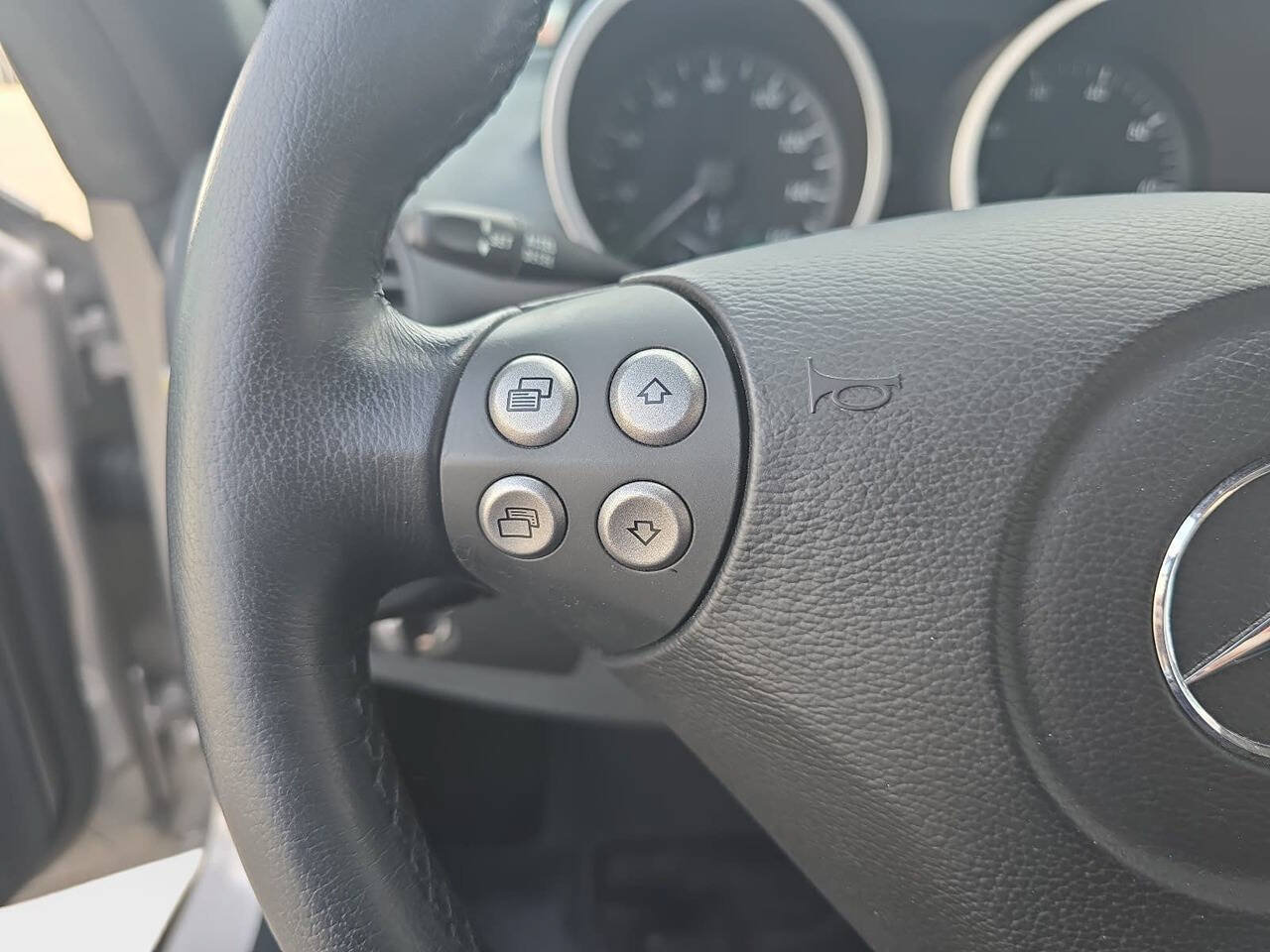 Used 2005 Mercedes-Benz SLK 350 image 14