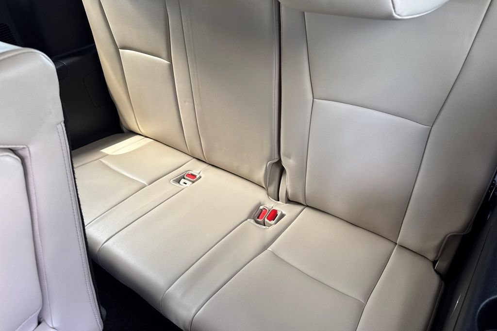 Certified 2025 Toyota Highlander XLE AWD/4WD image 14