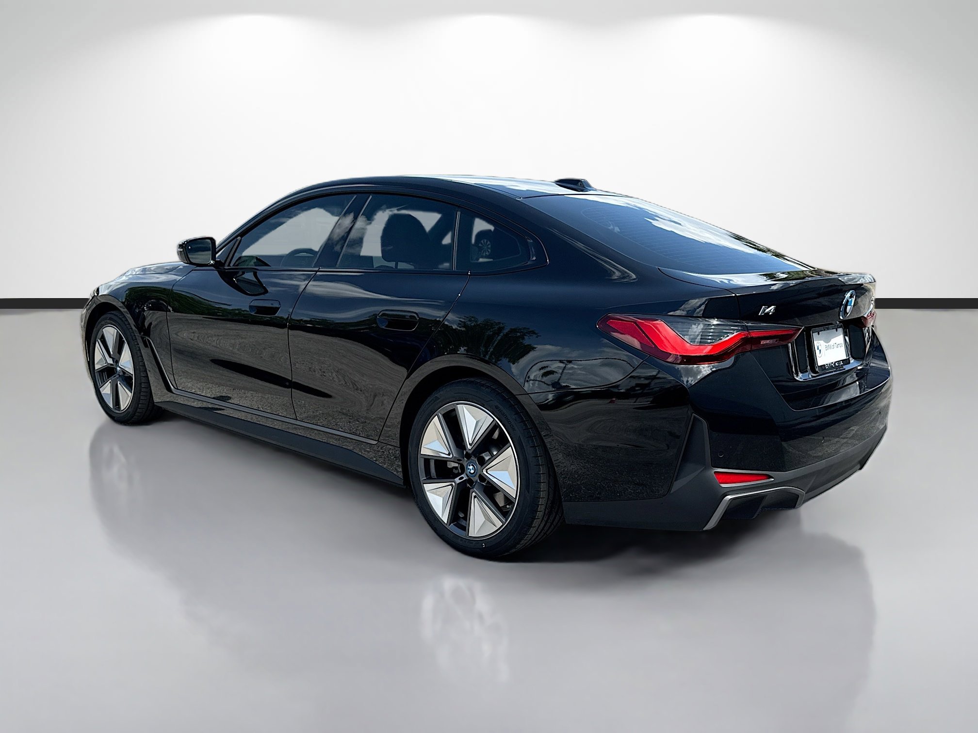 Used 2023 BMW i4 eDrive35 w/ Premium Package RWD image 5
