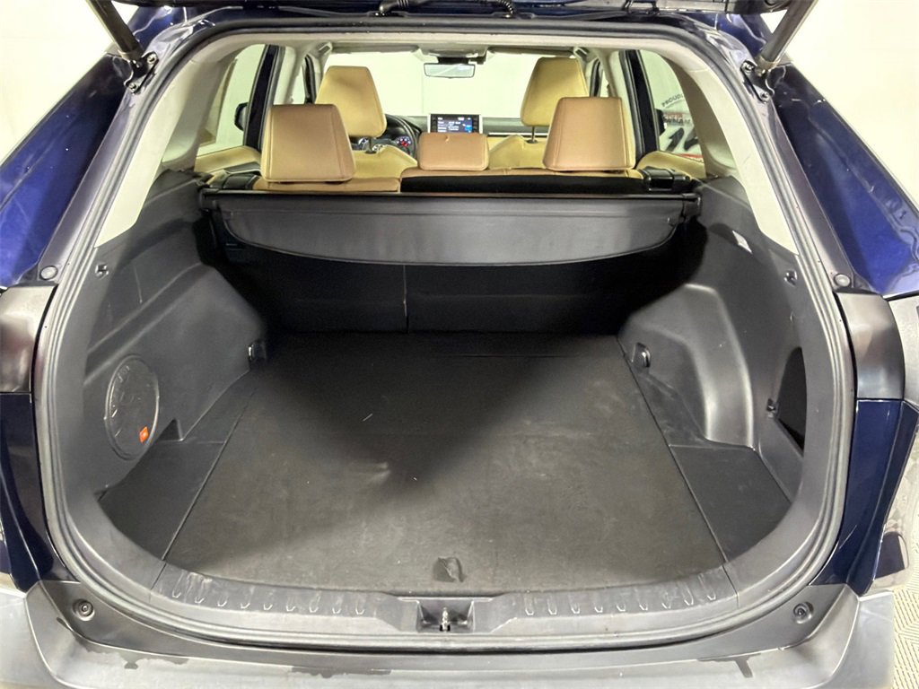 Used 2020 Toyota RAV4 XLE Premium image 19