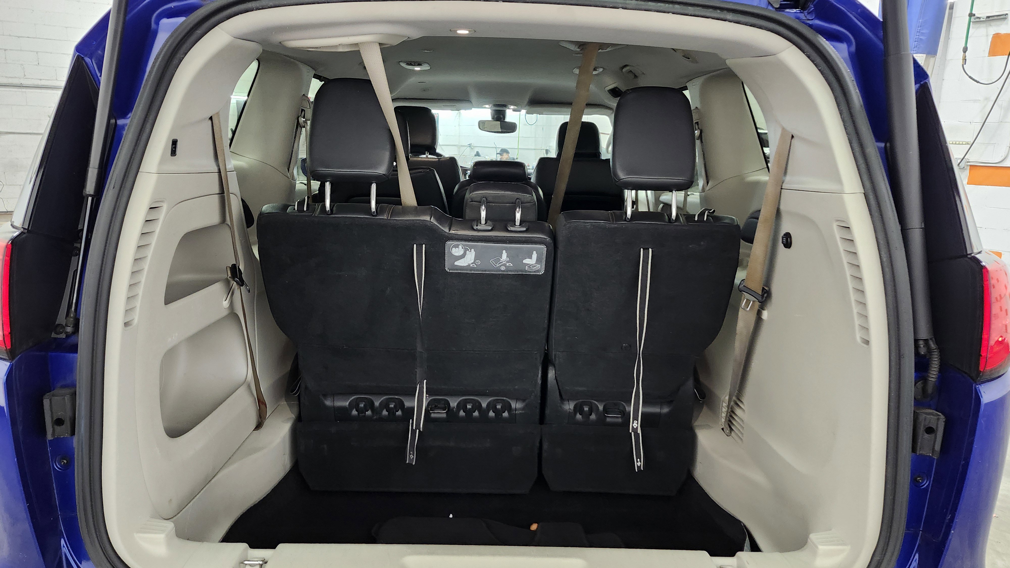 Used 2018 Chrysler Pacifica Touring-L image 19