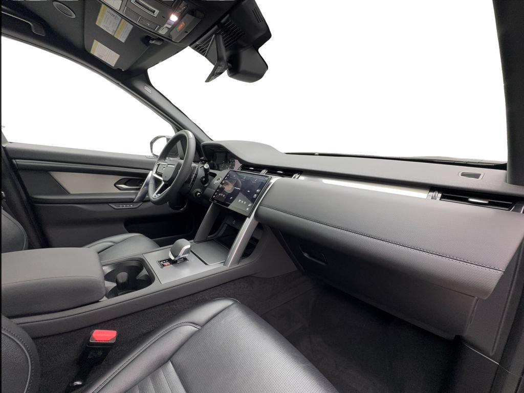 Used 2025 Land Rover Discovery Sport Dynamic SE AWD/4WD image 31
