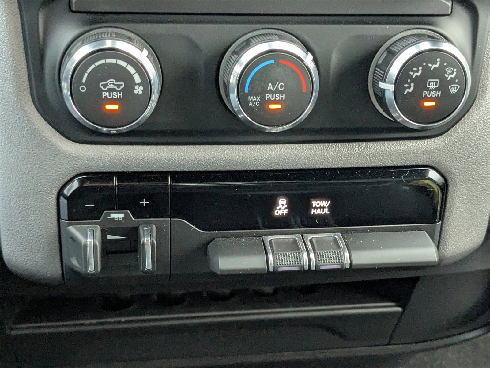 Used 2024 RAM 2500 Big Horn image 23