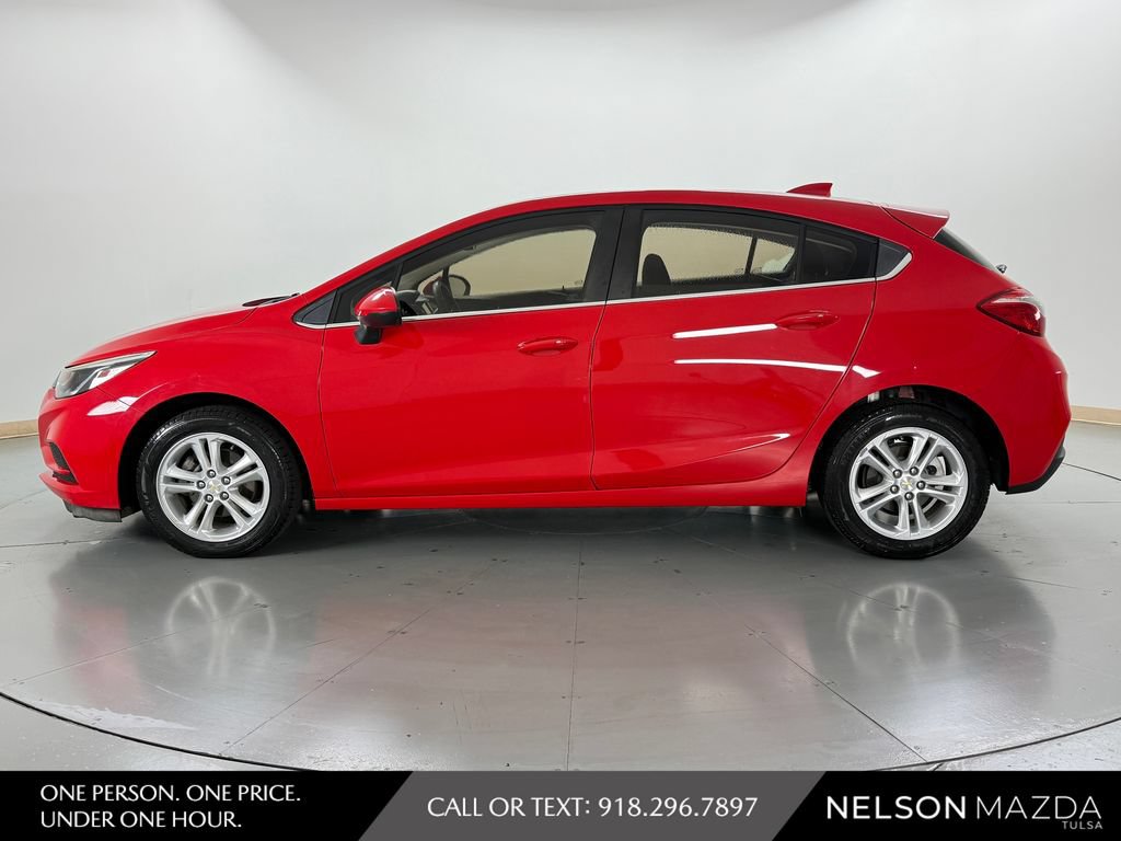 Used 2018 Chevrolet Cruze LT w/ Convenience Package FWD image 9