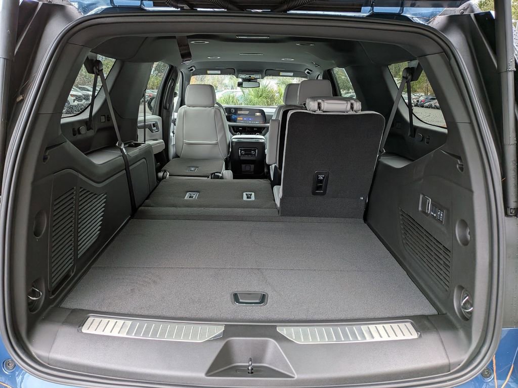New 2026 Chevrolet Suburban Premier image 13