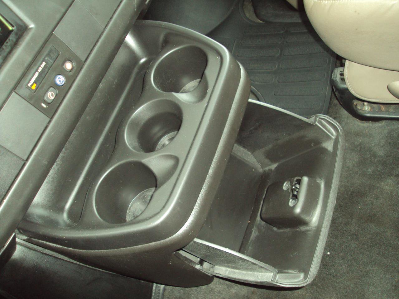 Used 2011 Chevrolet Express 1500 LT w/ LT Preferred Equipment Group image 25