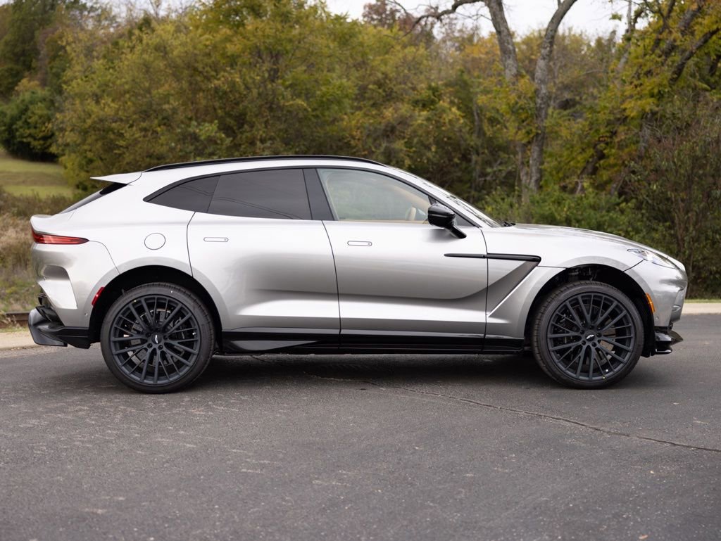 New 2026 Aston Martin DBX 707 image 10