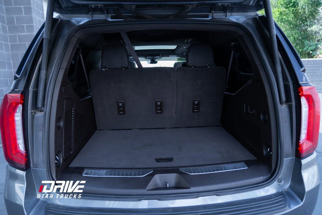 Used 2021 GMC Yukon XL Denali w/ Denali Premium Package image 26