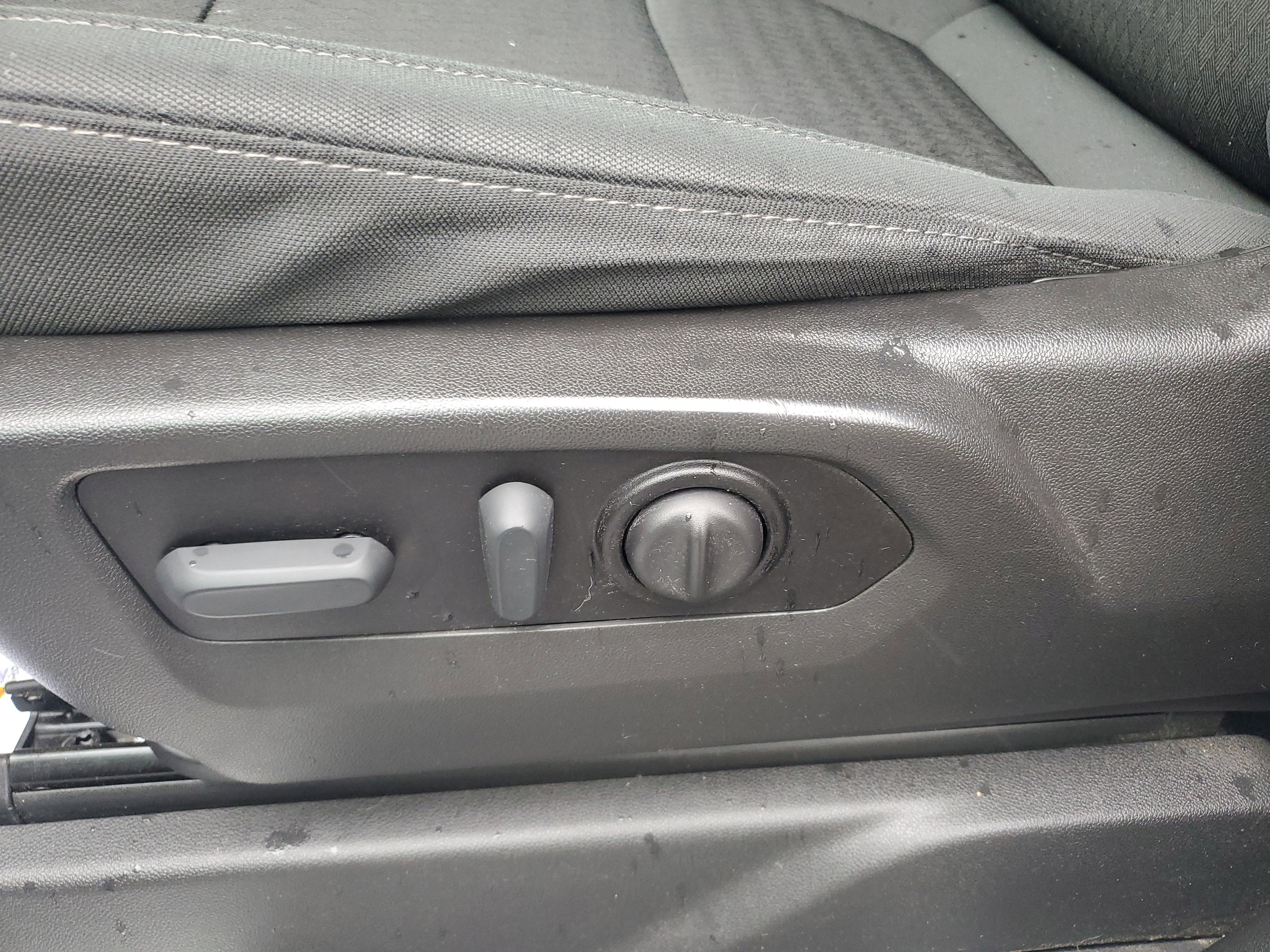 Used 2022 Chevrolet Silverado 2500 LT w/ Convenience Package image 14