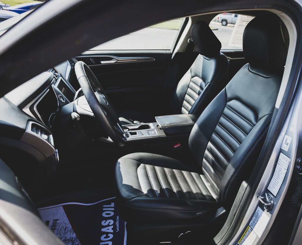 Used 2020 Ford Fusion SEL image 21