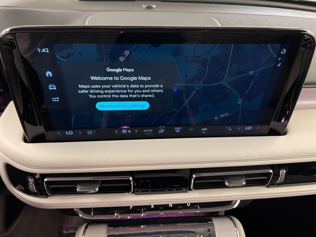 Used 2025 Lincoln Aviator Reserve w/ Equipment Group 201A image 11