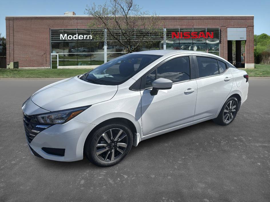 New 2025 Nissan Versa SV w/ Trunk Package