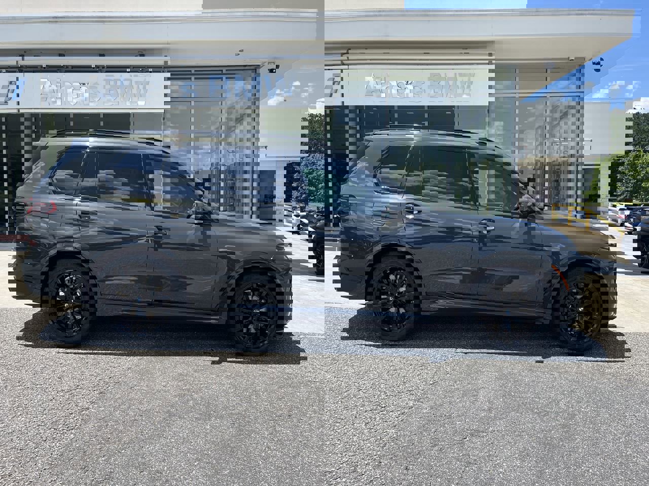 Used 2026 BMW X7 xDrive40i w/ M Sport Package image 9