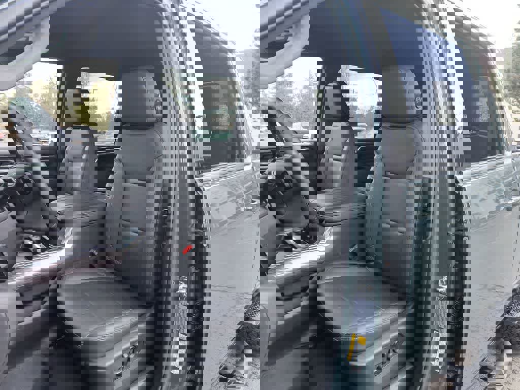 Used 2025 Chevrolet Silverado 3500 LTZ w/ LTZ Plus Package image 11