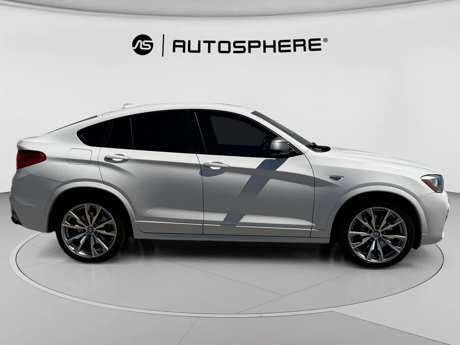 Used 2018 BMW X4 M40i image 11