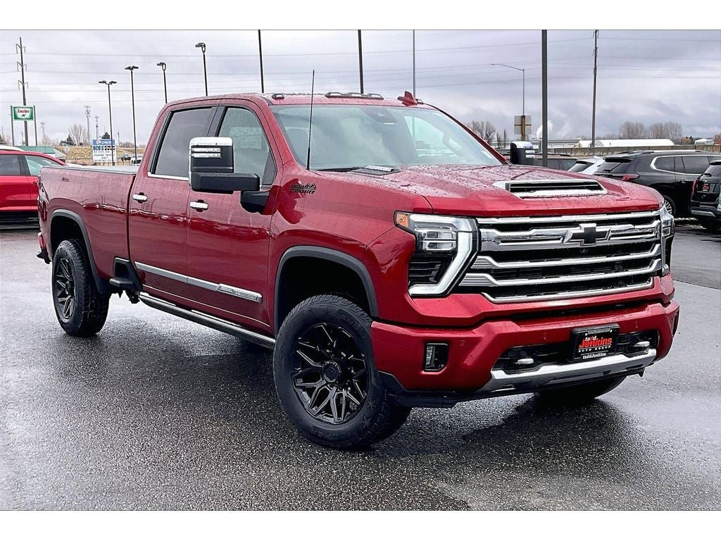 Used 2024 Chevrolet Silverado 2500 High Country w/ High Country Premium Package AWD/4WD image 2