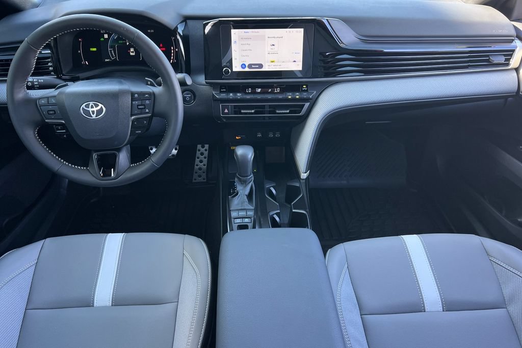 Used 2026 Toyota Camry SE FWD image 15