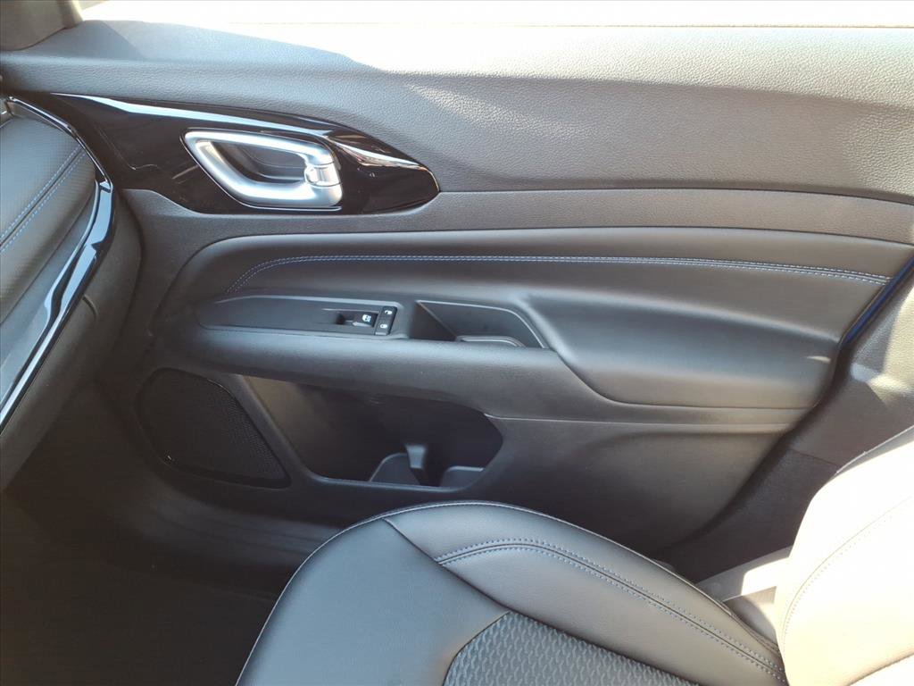 New 2026 Jeep Compass Latitude image 33