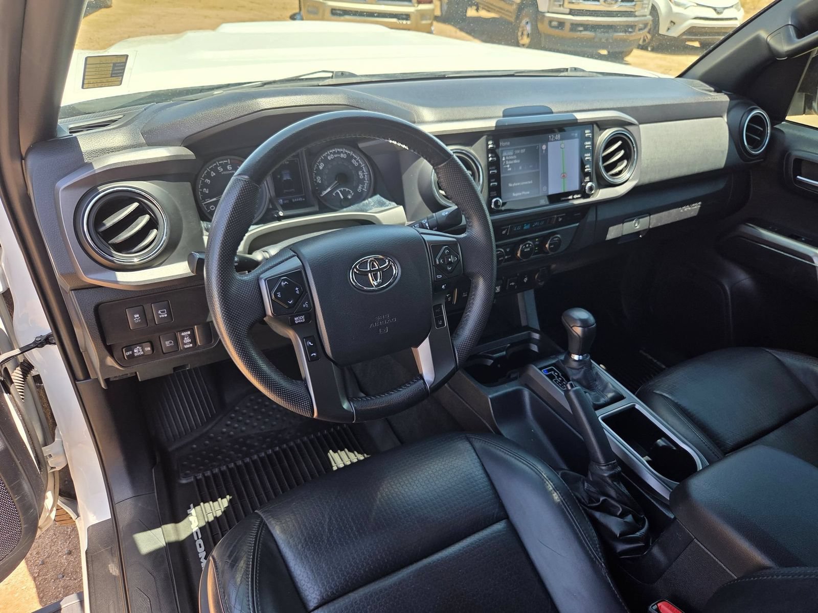 Used 2020 Toyota Tacoma TRD Sport w/ TRD Premium Sport Package AWD/4WD image 14