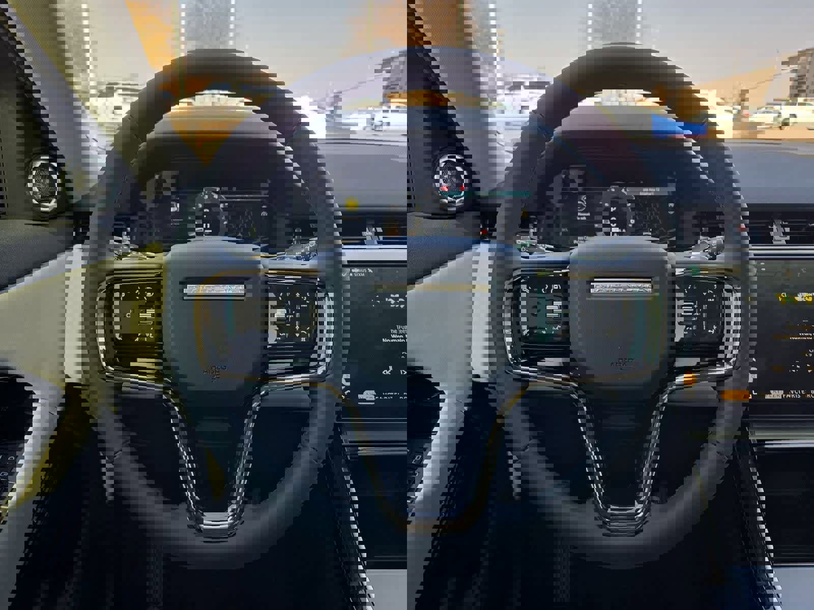 Used 2025 Land Rover Range Rover Evoque S image 23