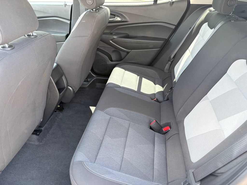 Used 2025 Chevrolet Trax LS FWD image 8