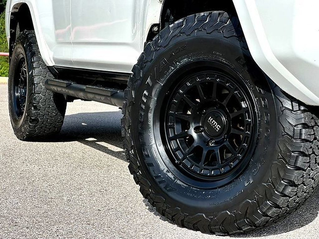 Certified 2022 Toyota 4Runner SR5 Premium w/ Moonroof Package AWD/4WD video 2