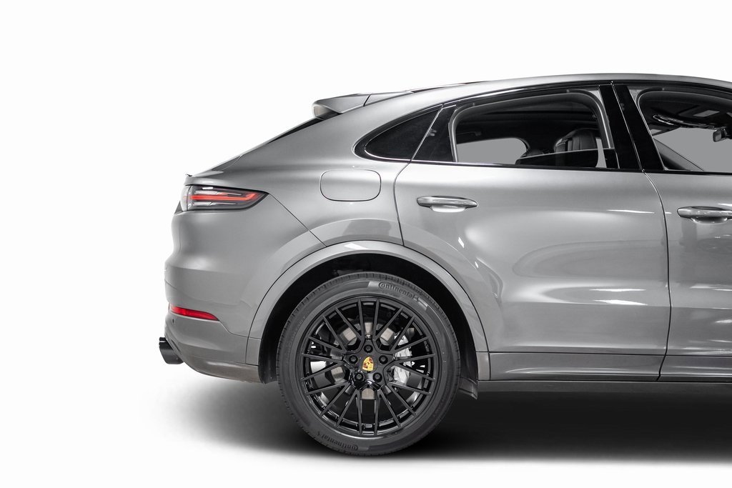 Used 2021 Porsche Cayenne Coupe image 24