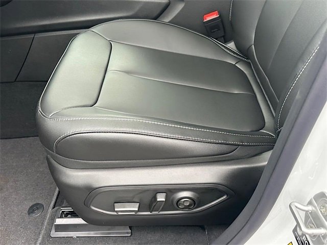 New 2025 Jeep Grand Cherokee L Limited w/ Black Appearance Package image 15