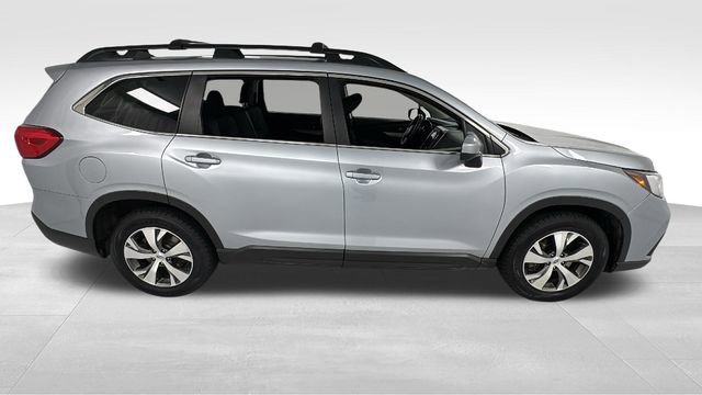 Used 2022 Subaru Ascent Premium image 2