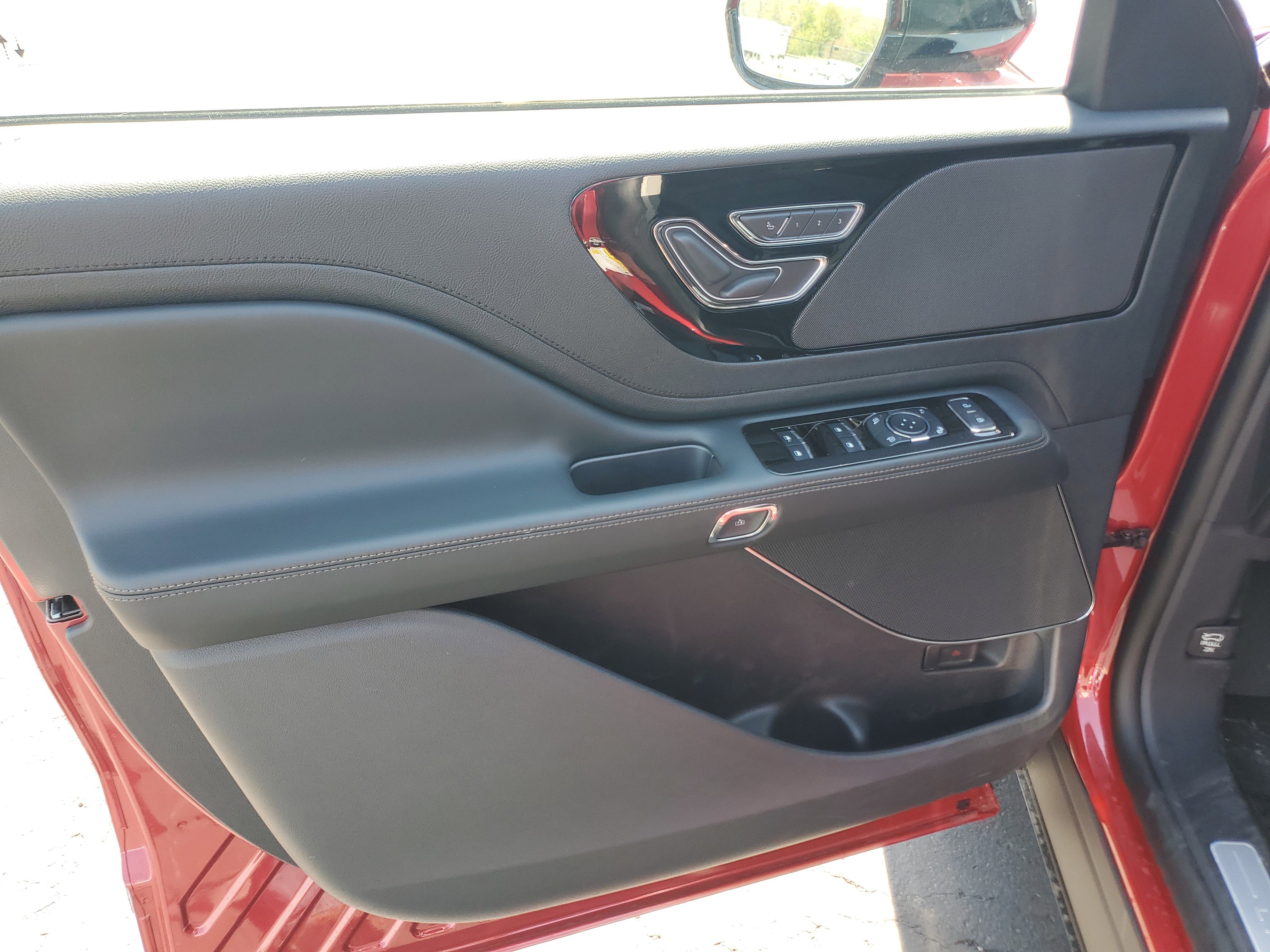 New 2026 Lincoln Aviator AWD image 7
